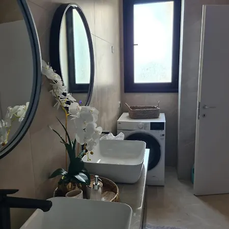 Seaside Serendipity Apartment